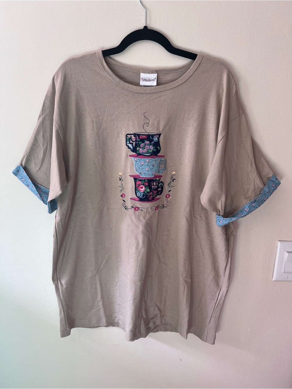 NWT Vintage Bobbie Brooks tea embroidered T shirt